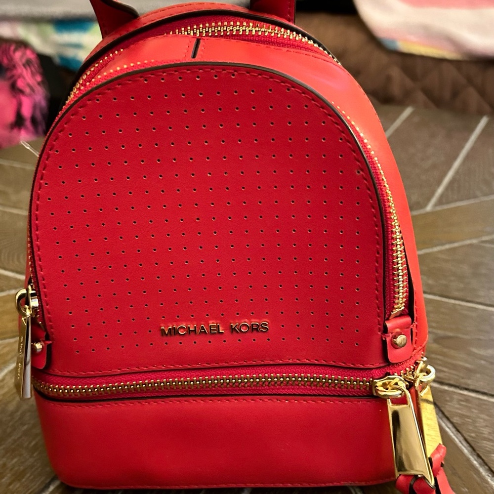 Michael Kors Brand new with tags 🏷️ color red and gold hardware,